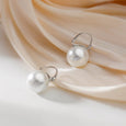 Basic Pearl Earrings Earrings Claire & Clara