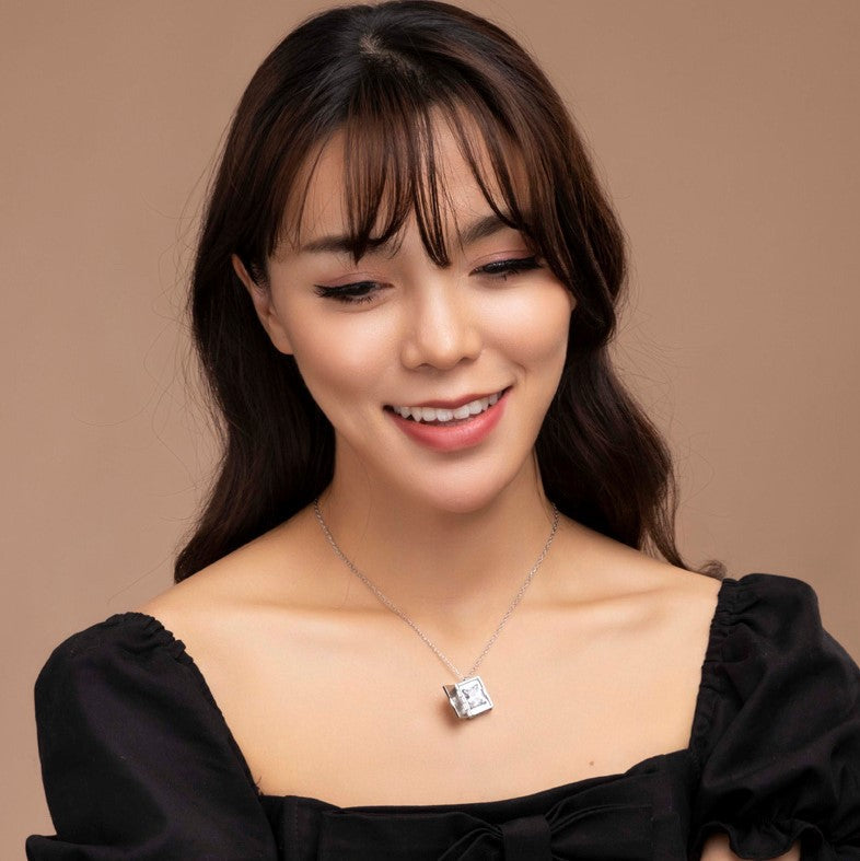 Book of Mystery Necklace Necklace Claire & Clara