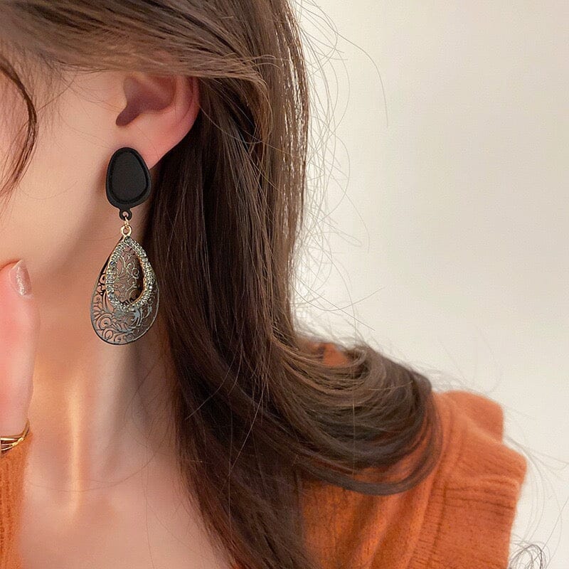 Hollow Water Drop Vintage Earrings Earrings Claire & Clara