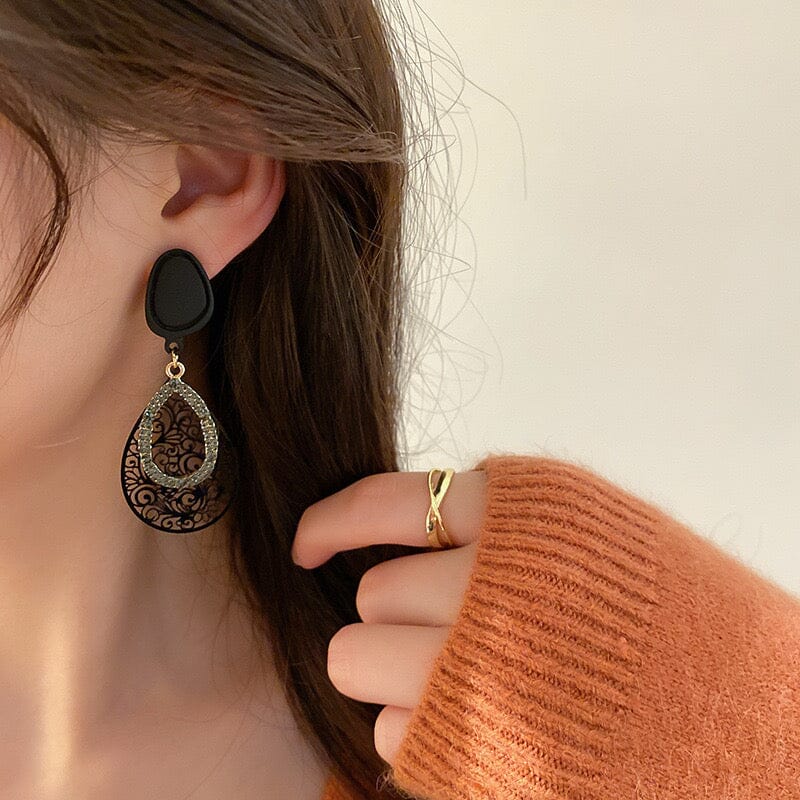 Hollow Water Drop Vintage Earrings Earrings Claire & Clara