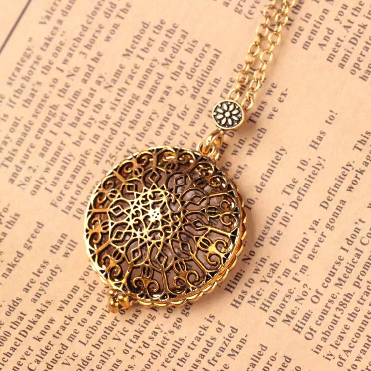 Metal Vintage Magnifier Necklace Necklace Claire & Clara