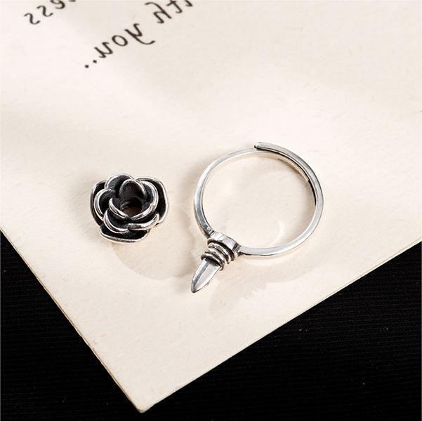 Rose Twist Self Defense Ring Ring Claire & Clara