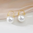 Basic Pearl Earrings Earrings Claire & Clara 