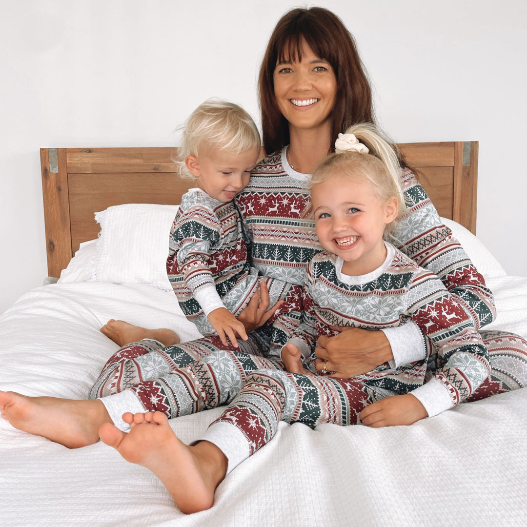 Nordic Style Christmas Pajamas Family Set Set Claire & Clara 